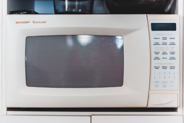 Microwave oven repair service